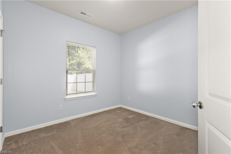 Photo 11 of 30 residential for sale in Suffolk virginia