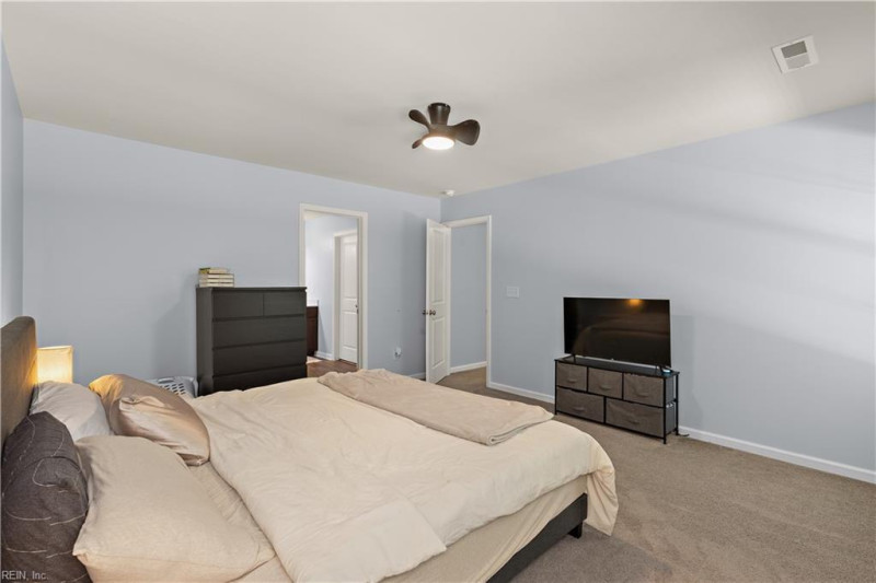 Photo 16 of 30 residential for sale in Suffolk virginia