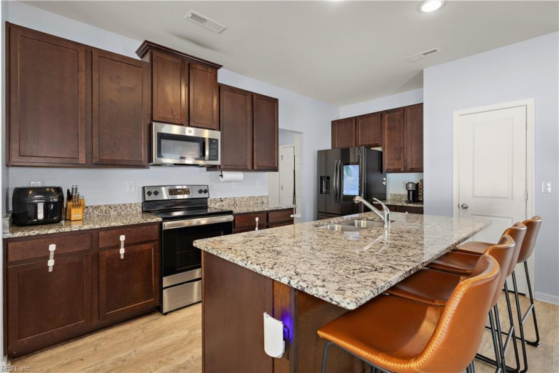 Photo 4 of 30 residential for sale in Suffolk virginia
