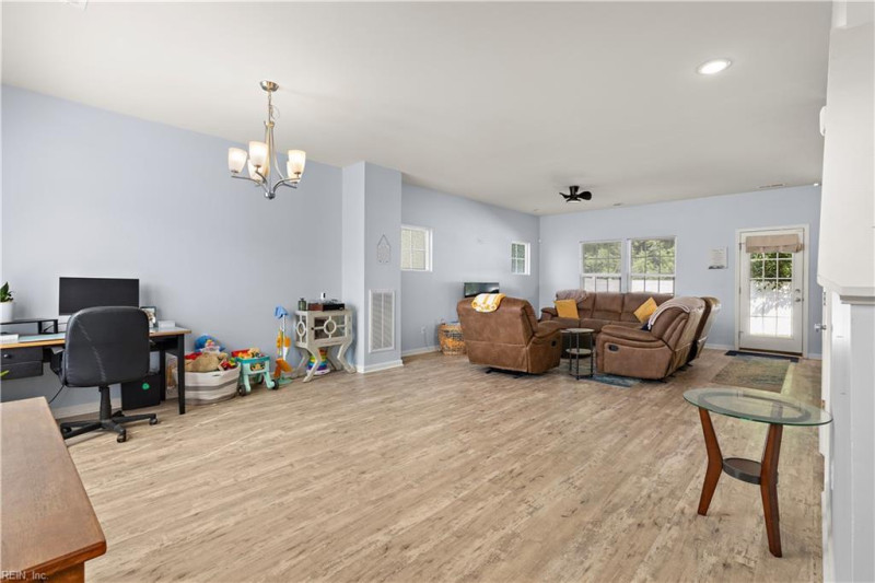 Photo 7 of 30 residential for sale in Suffolk virginia