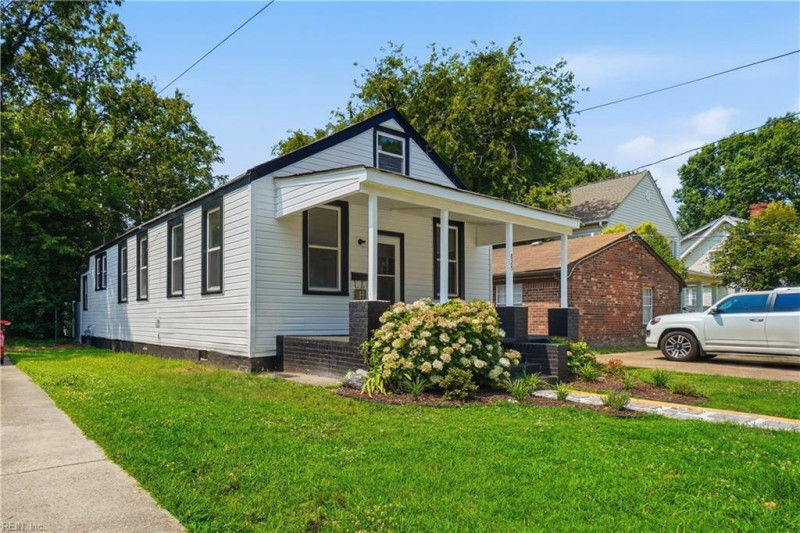 Photo 1 of 32 residential for sale in Norfolk virginia