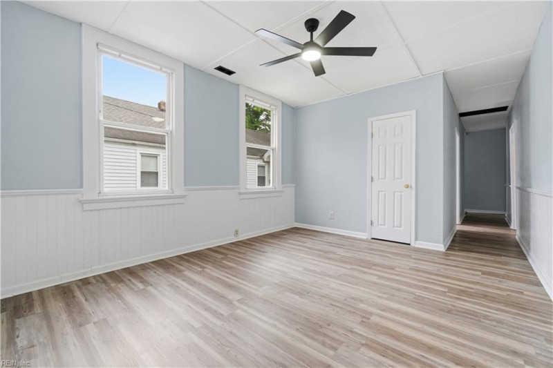 Photo 10 of 32 residential for sale in Norfolk virginia