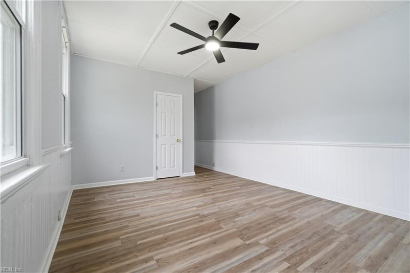 Photo 11 of 32 residential for sale in Norfolk virginia