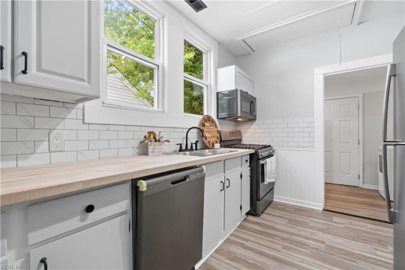Photo 14 of 32 residential for sale in Norfolk virginia