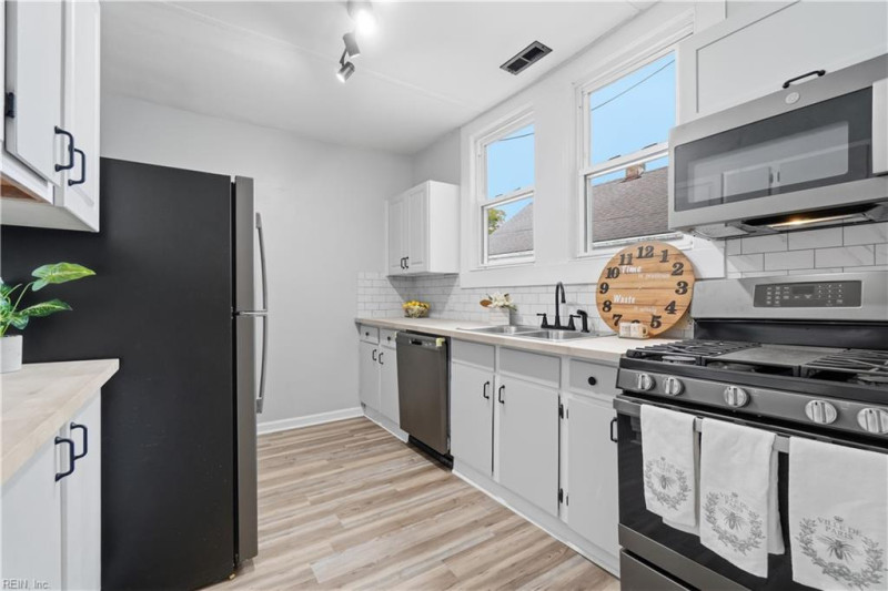 Photo 15 of 32 residential for sale in Norfolk virginia