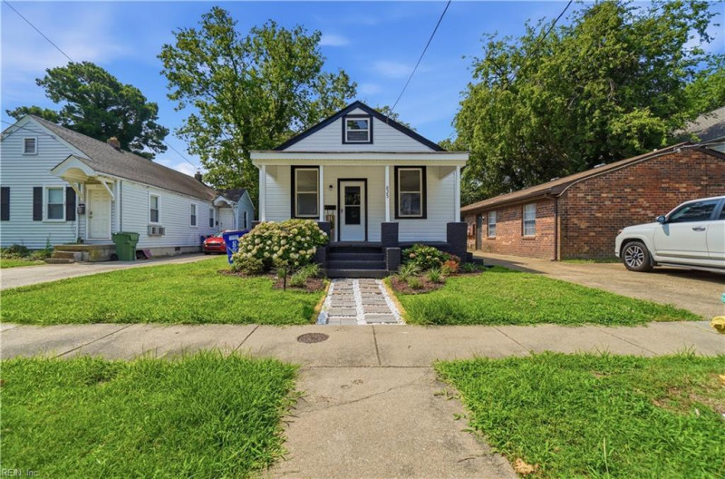 Photo 2 of 32 residential for sale in Norfolk virginia