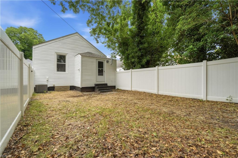 Photo 31 of 32 residential for sale in Norfolk virginia