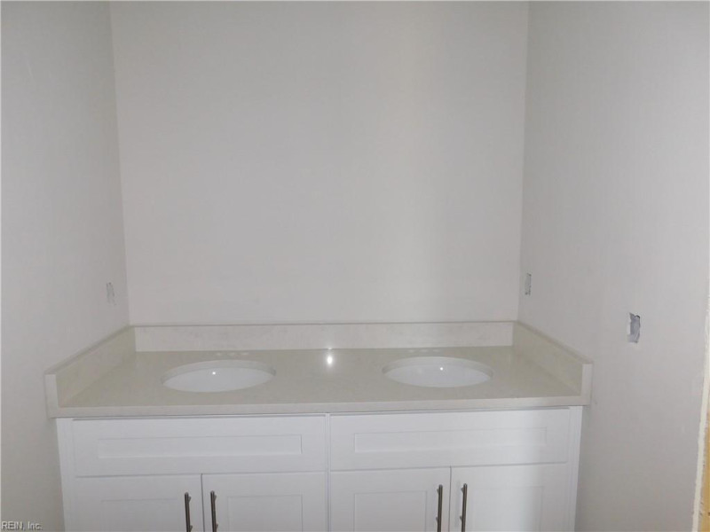 Photo 11 of 12 residential for sale in Suffolk virginia