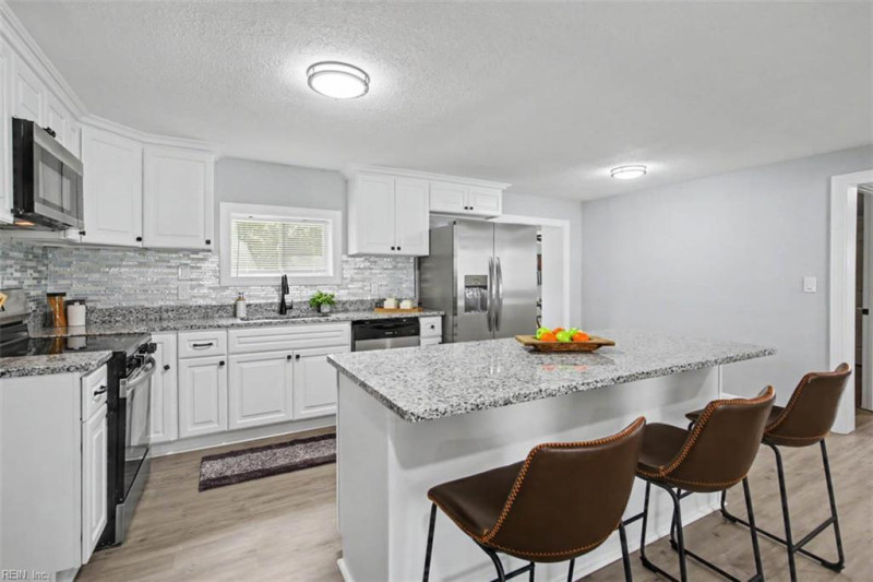 Photo 13 of 28 residential for sale in Virginia Beach virginia