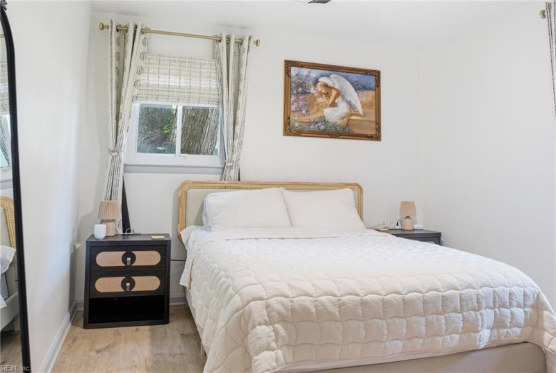 Photo 16 of 27 residential for sale in Virginia Beach virginia
