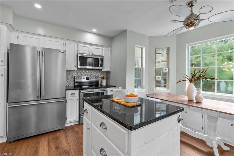 Photo 12 of 48 residential for sale in Virginia Beach virginia