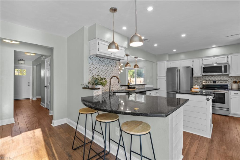Photo 16 of 48 residential for sale in Virginia Beach virginia