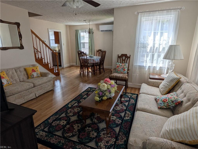 Photo 3 of 15 residential for sale in Hampton virginia