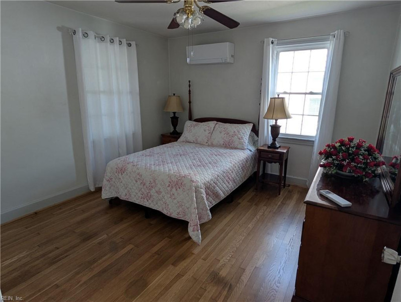 Photo 8 of 15 residential for sale in Hampton virginia