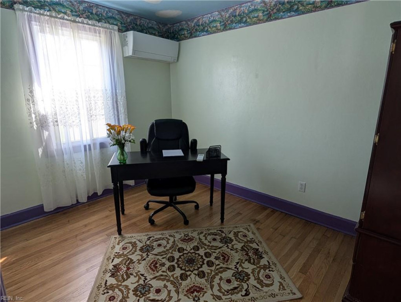 Photo 9 of 15 residential for sale in Hampton virginia