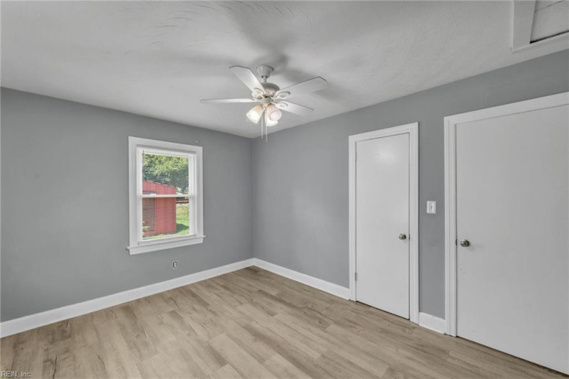 Photo 13 of 24 residential for sale in Chesapeake virginia