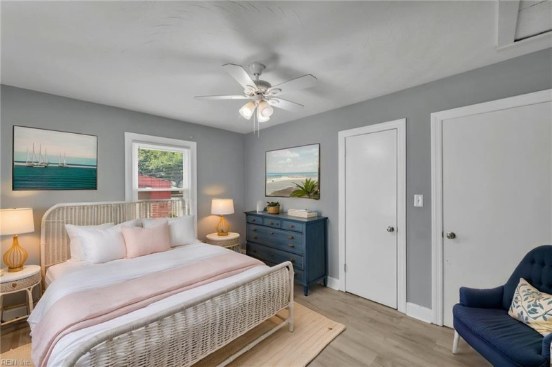 Photo 14 of 24 residential for sale in Chesapeake virginia