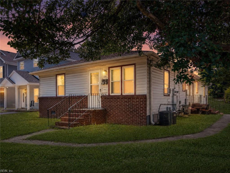 Photo 2 of 24 residential for sale in Chesapeake virginia