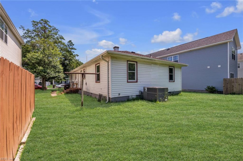Photo 21 of 24 residential for sale in Chesapeake virginia