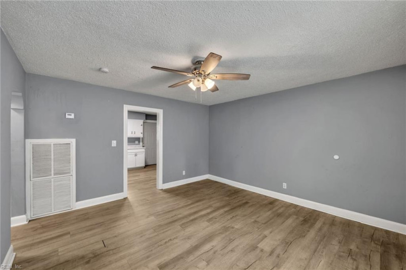 Photo 8 of 24 residential for sale in Chesapeake virginia