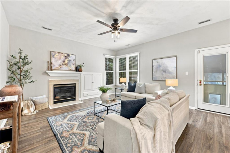 Photo 19 of 46 residential for sale in Chesapeake virginia Photo 19 of 46 residential for sale in Chesapeake virginia