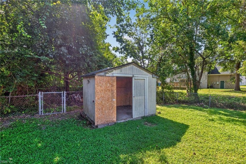Photo 17 of 20 residential for sale in Chesapeake virginia Photo 17 of 20 residential for sale in Chesapeake virginia