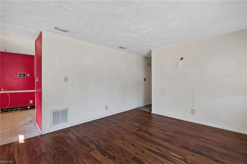 Photo 6 of 20 residential for sale in Chesapeake virginia Photo 6 of 20 residential for sale in Chesapeake virginia