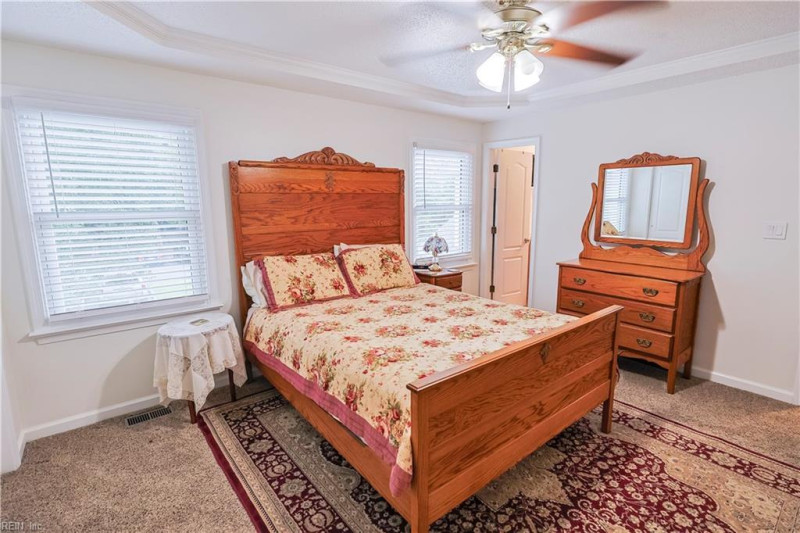 Photo 14 of 29 residential for sale in Chesapeake virginia