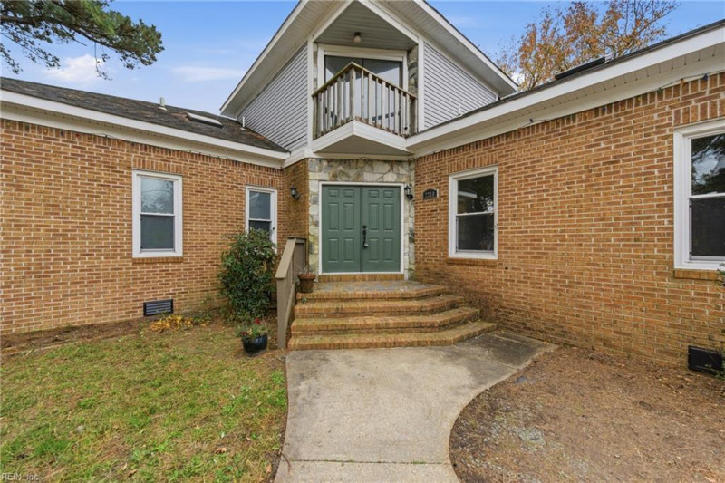 Photo 2 of 43 residential for sale in Chesapeake virginia