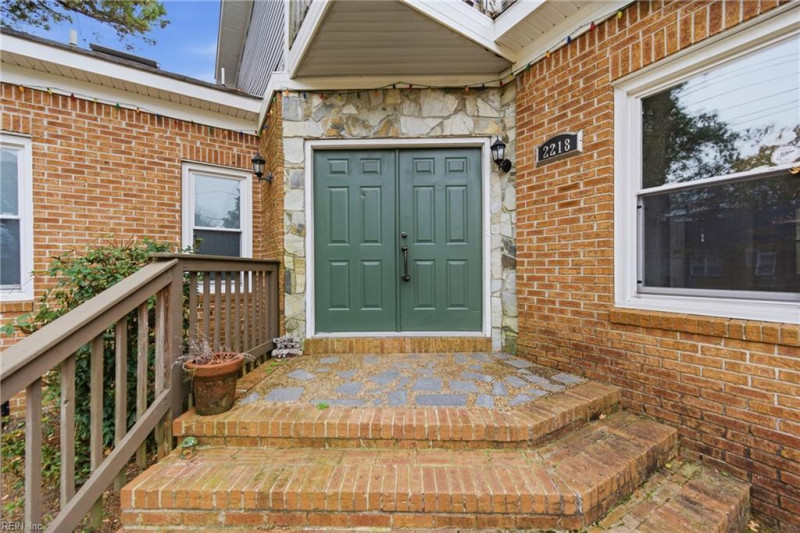 Photo 3 of 43 residential for sale in Chesapeake virginia
