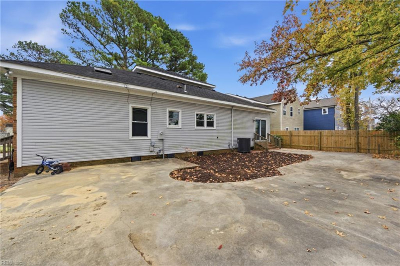 Photo 37 of 43 residential for sale in Chesapeake virginia