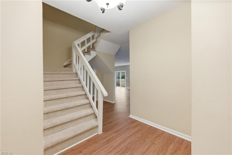 Photo 5 of 43 residential for sale in Chesapeake virginia