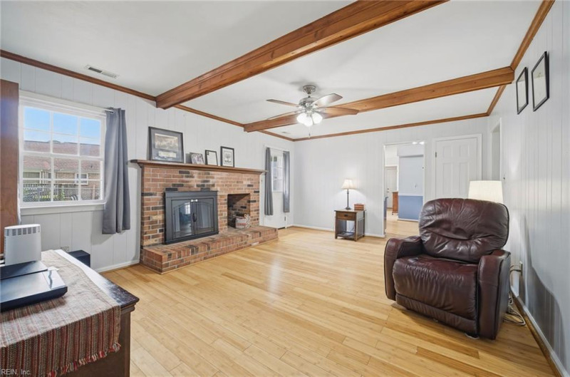 Photo 13 of 48 residential for sale in Virginia Beach virginia