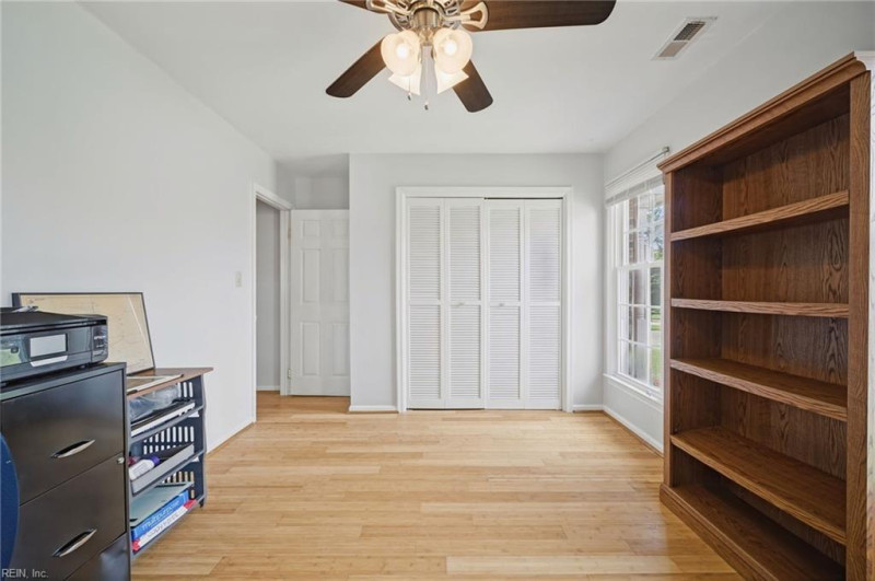 Photo 14 of 48 residential for sale in Virginia Beach virginia