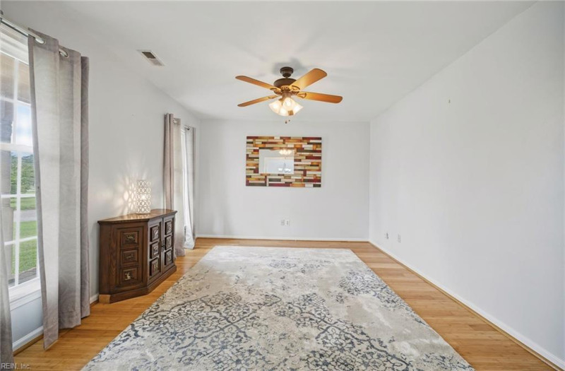 Photo 15 of 48 residential for sale in Virginia Beach virginia