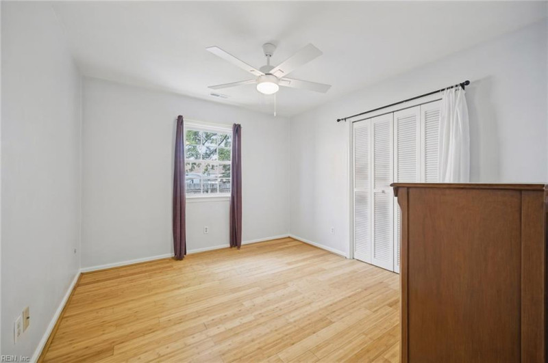 Photo 18 of 48 residential for sale in Virginia Beach virginia