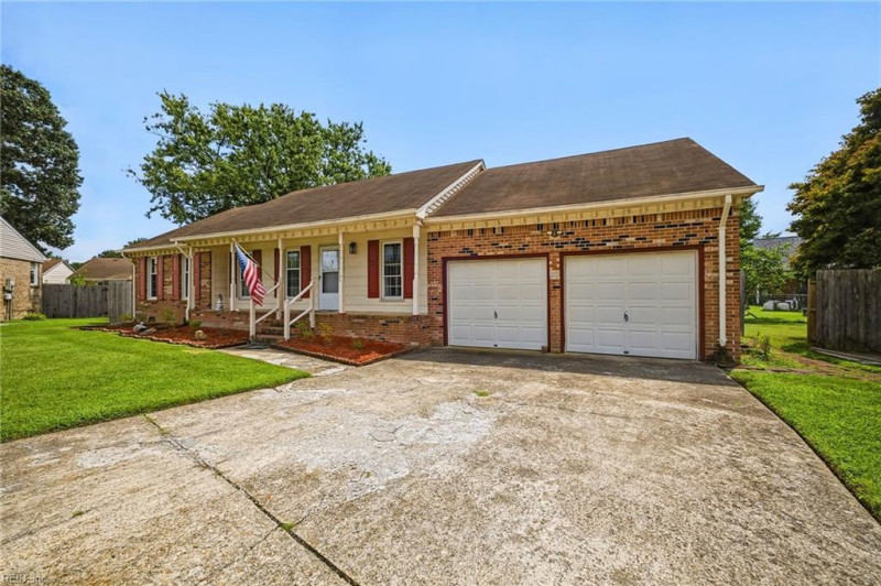 Photo 3 of 48 residential for sale in Virginia Beach virginia