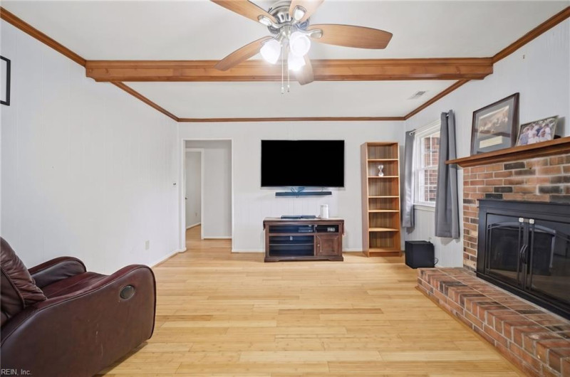 Photo 5 of 48 residential for sale in Virginia Beach virginia