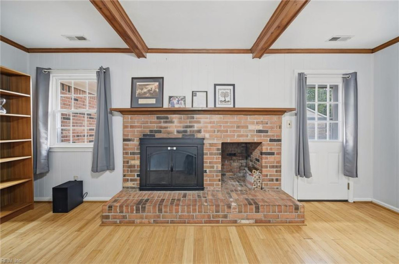 Photo 6 of 48 residential for sale in Virginia Beach virginia