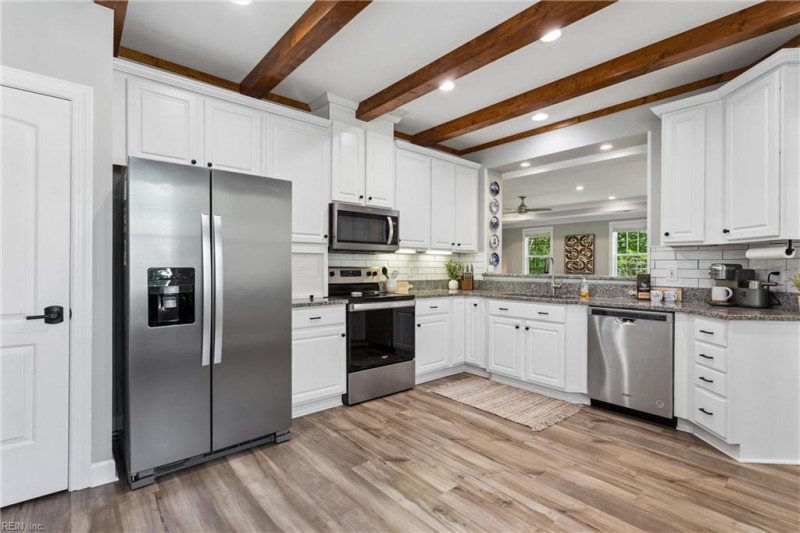 Photo 9 of 46 residential for sale in James City County virginia