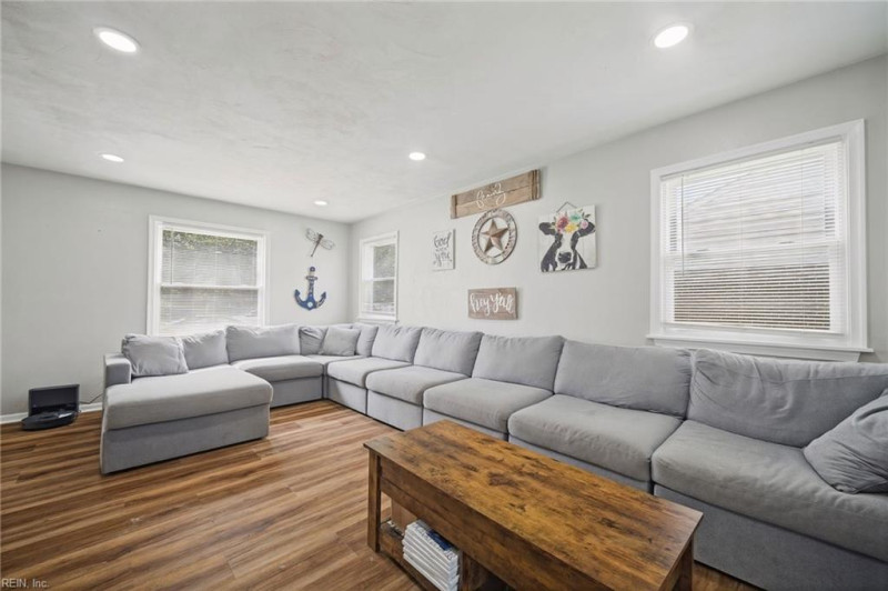 Photo 8 of 50 residential for sale in Virginia Beach virginia