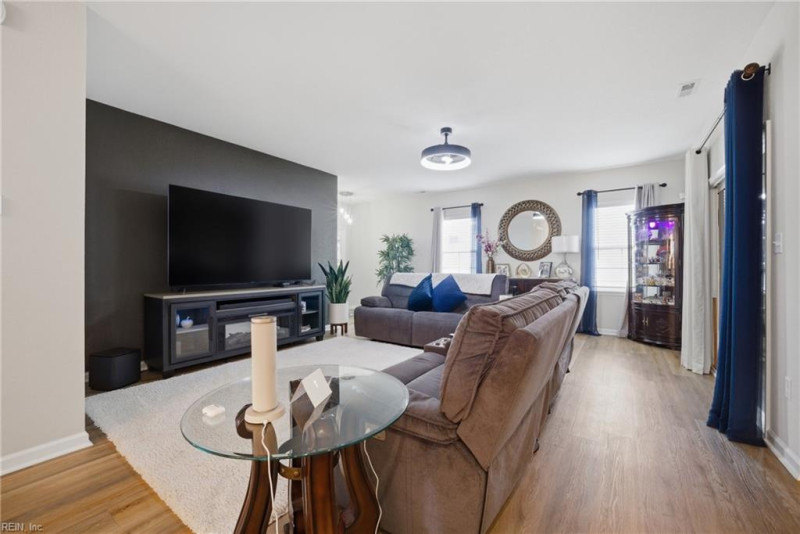 Photo 3 of 45 residential for sale in Suffolk virginia