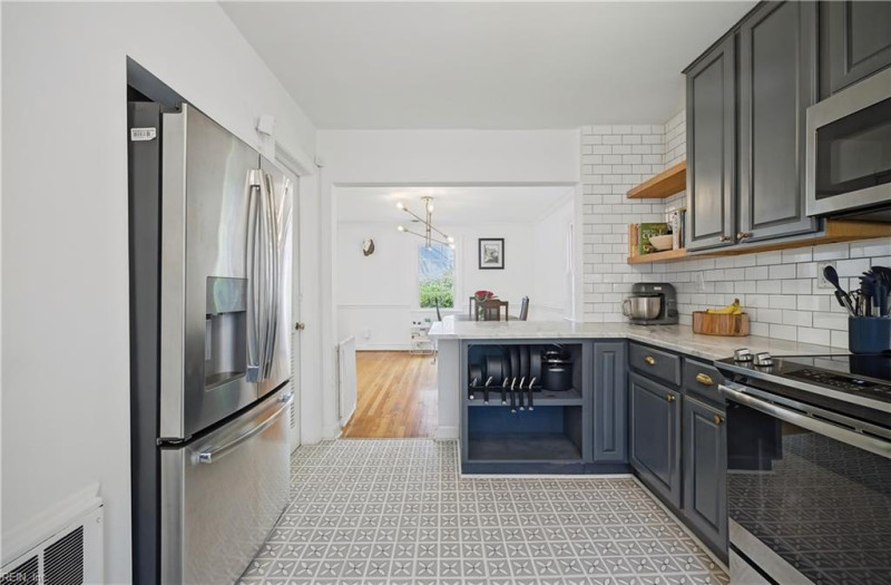 Photo 11 of 44 residential for sale in Norfolk virginia