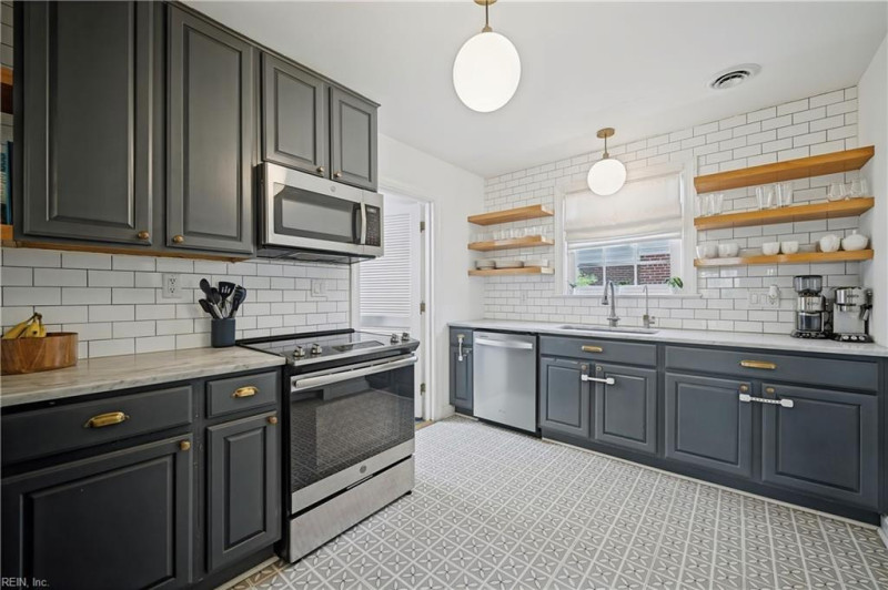 Photo 13 of 44 residential for sale in Norfolk virginia
