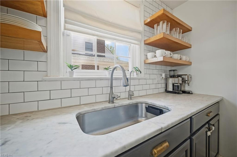 Photo 16 of 44 residential for sale in Norfolk virginia