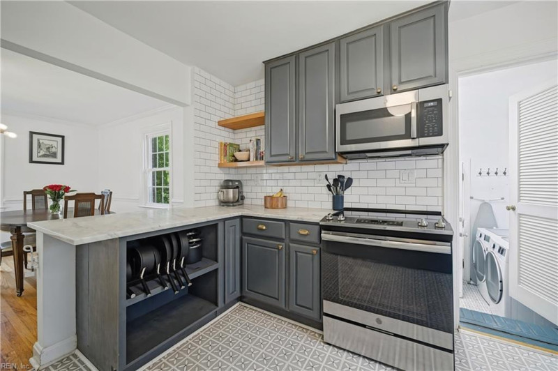 Photo 18 of 44 residential for sale in Norfolk virginia
