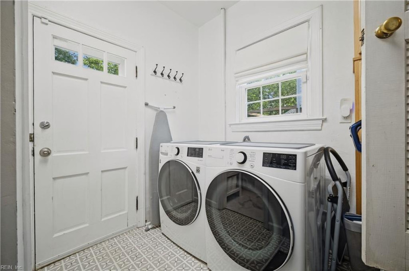 Photo 20 of 44 residential for sale in Norfolk virginia