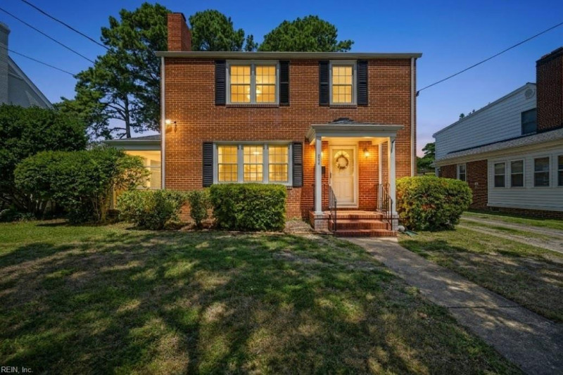 Photo 3 of 44 residential for sale in Norfolk virginia