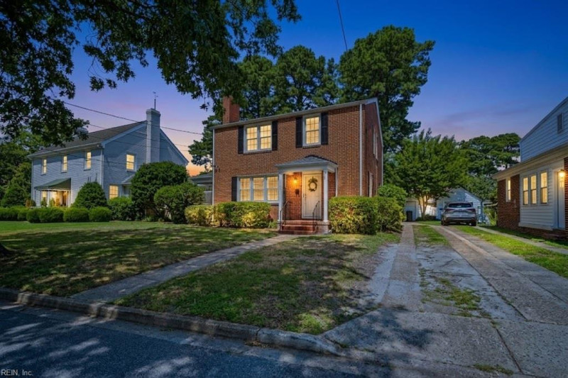 Photo 4 of 44 residential for sale in Norfolk virginia
