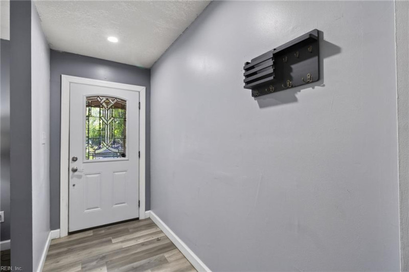 Photo 2 of 33 residential for sale in Gloucester County virginia